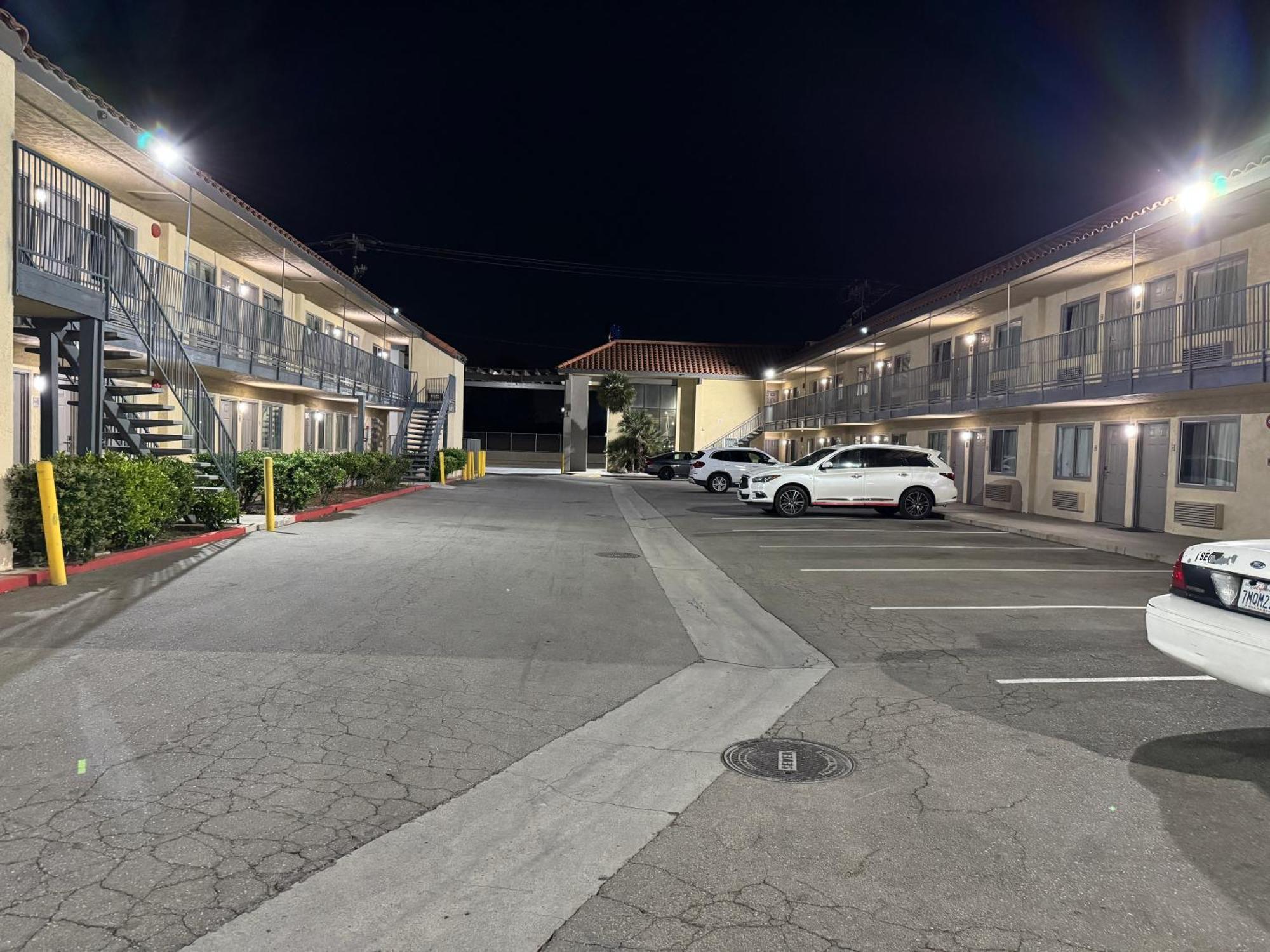 Baymont By Wyndham Bakersfield Hotel Exterior photo
