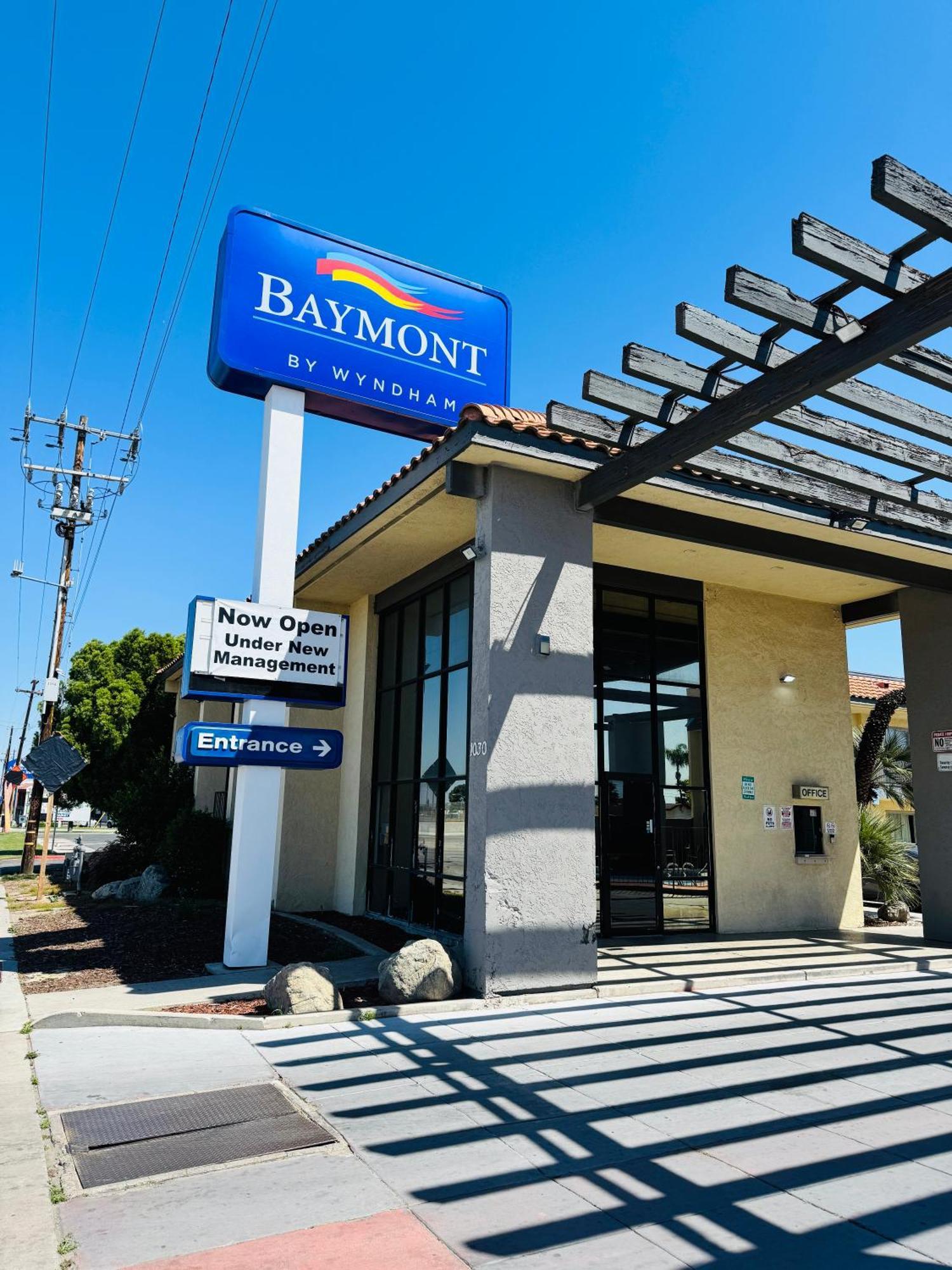 Baymont By Wyndham Bakersfield Hotel Exterior photo