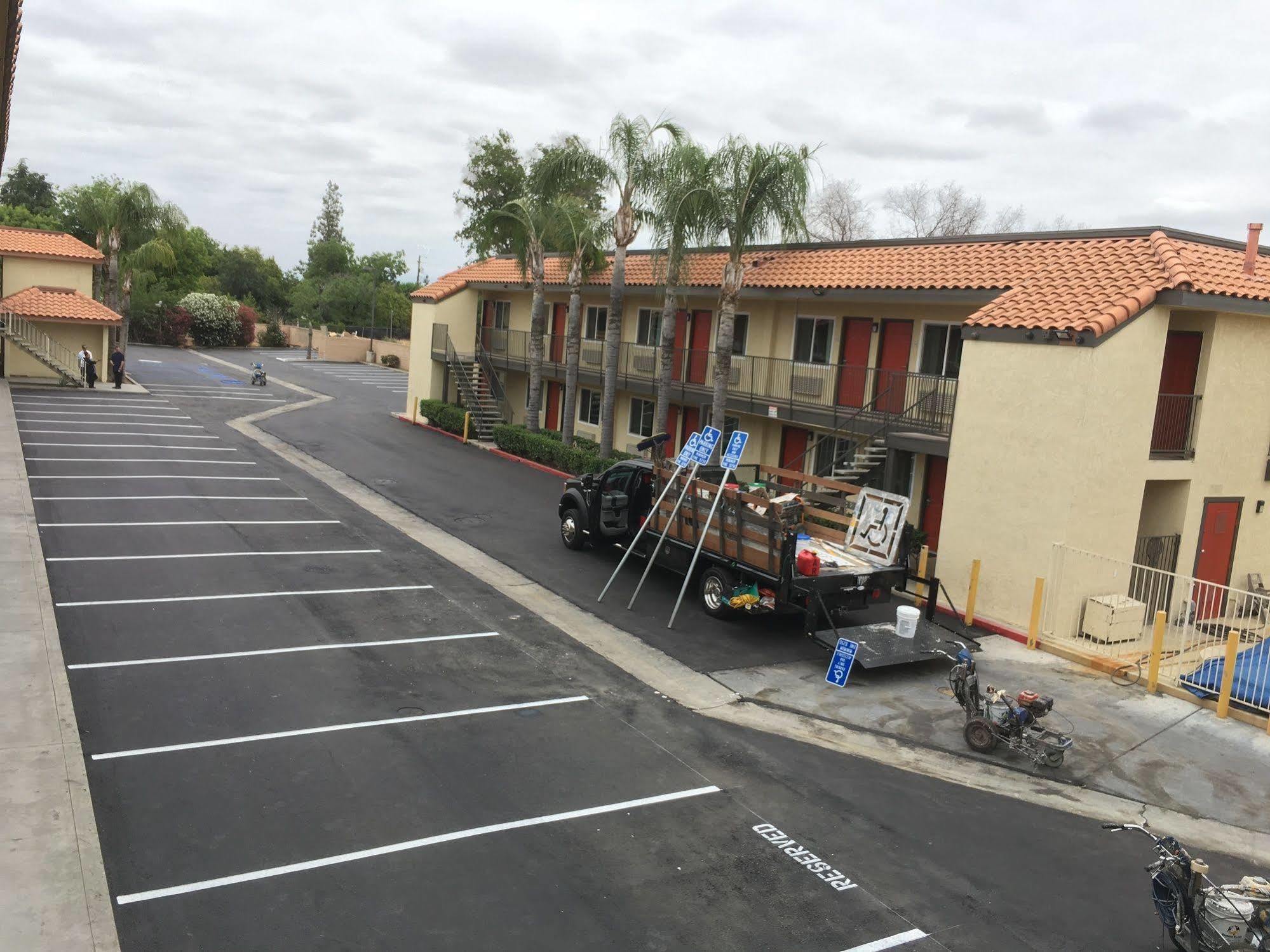 Baymont By Wyndham Bakersfield Hotel Exterior photo